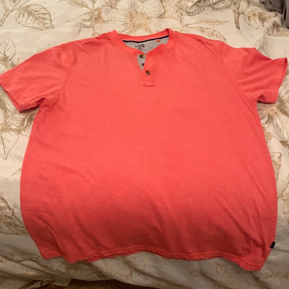 Lee Men’s Short Sleeve Comfort Henley Shirt Coral Orange Size Large